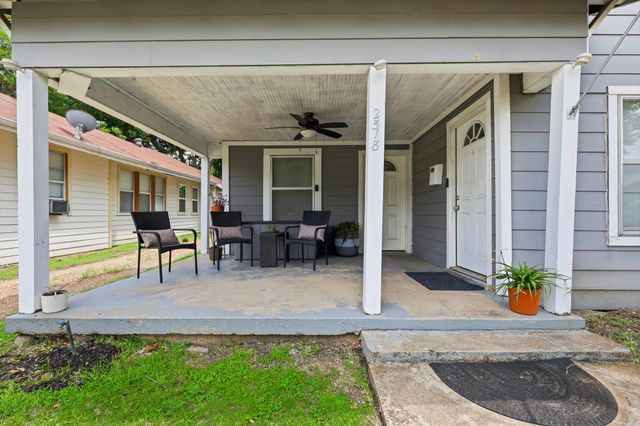 2518 Gladstone Drive, Dallas, TX 75211