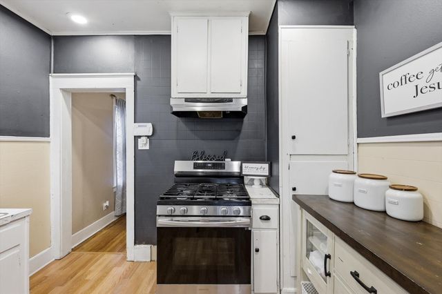 2518 Gladstone Drive, Dallas, TX 75211