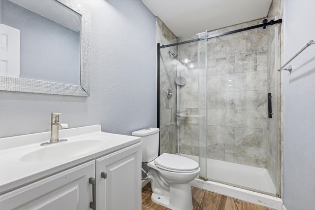 2518 Gladstone Drive, Dallas, TX 75211