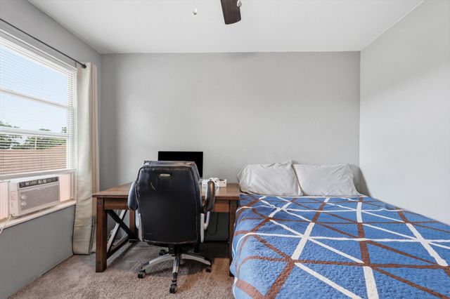 2518 Gladstone Drive, Dallas, TX 75211