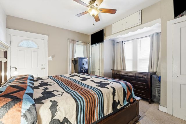 2518 Gladstone Drive, Dallas, TX 75211