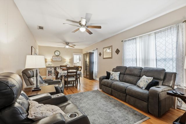 2518 Gladstone Drive, Dallas, TX 75211