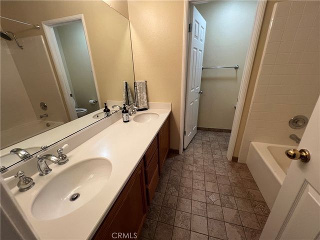 2664 La Morada, Rialto, CA 92377