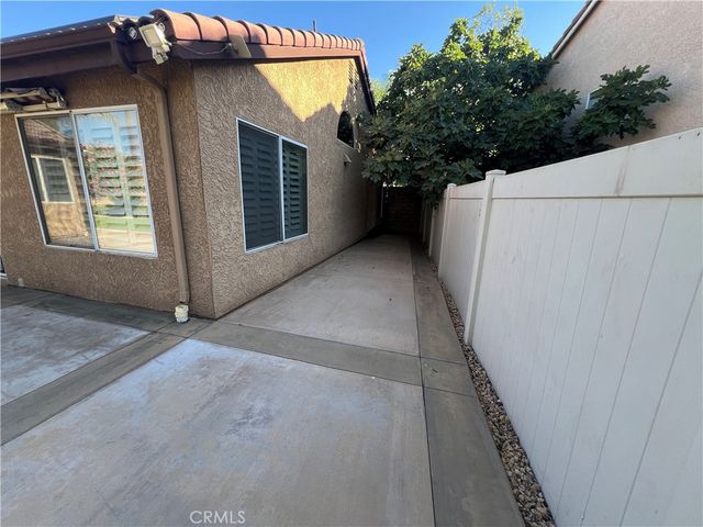 2664 La Morada, Rialto, CA 92377