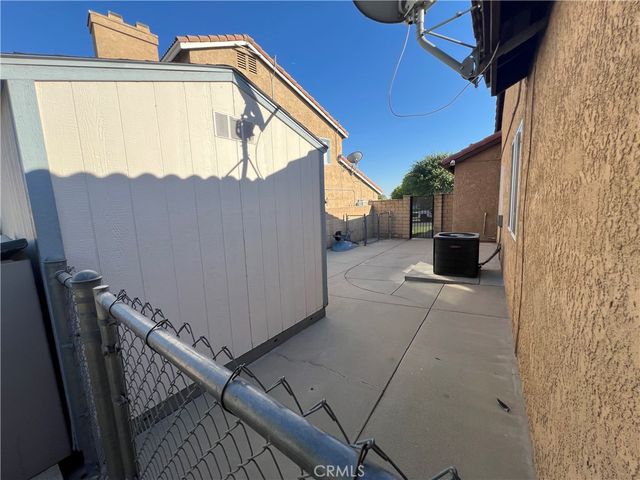 2664 La Morada, Rialto, CA 92377