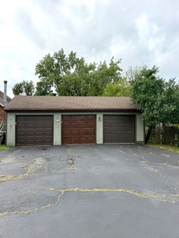 658 Rosner Drive, Roselle, IL 60172