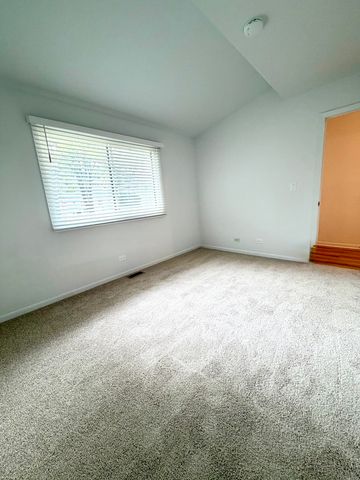 658 Rosner Drive, Roselle, IL 60172