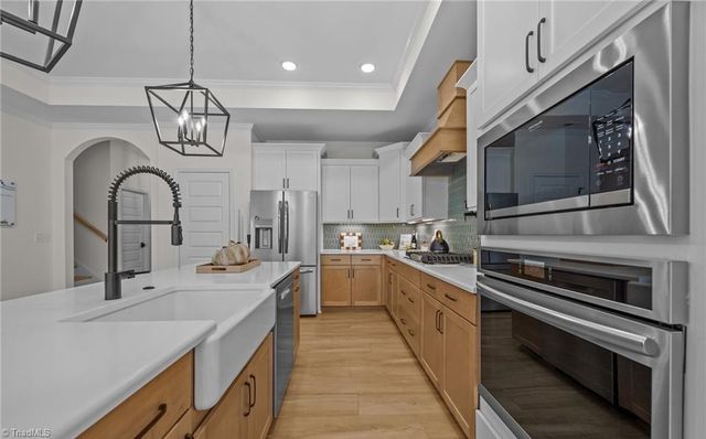 5227 Sunny Brook Court, Clemmons, NC 27012