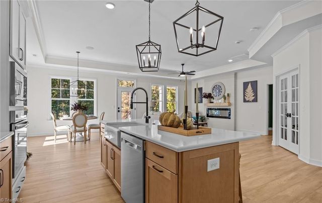 5227 Sunny Brook Court, Clemmons, NC 27012
