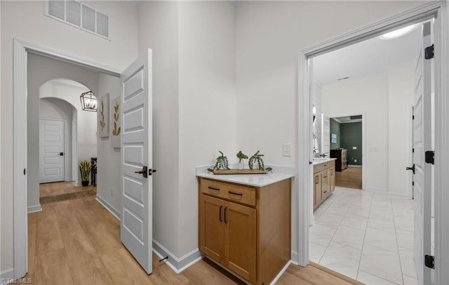 5227 Sunny Brook Court, Clemmons, NC 27012