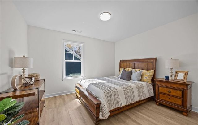 5227 Sunny Brook Court, Clemmons, NC 27012