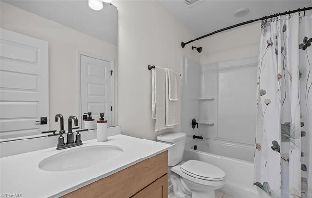 5227 Sunny Brook Court, Clemmons, NC 27012
