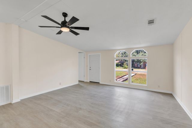 244 Paschel Avenue, Mary Esther, FL 32569