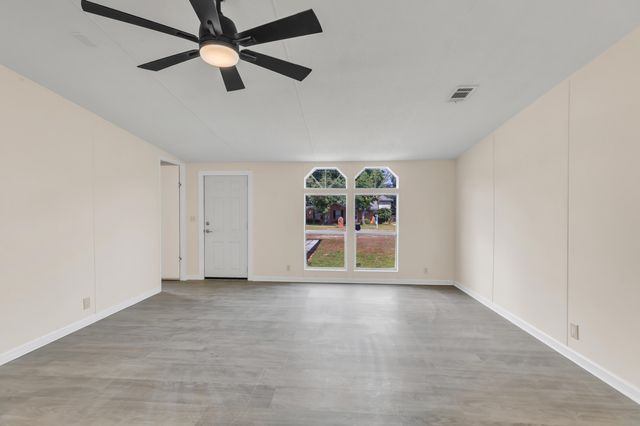 244 Paschel Avenue, Mary Esther, FL 32569