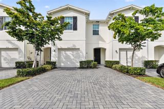 4168 Lagoon Shore Drive, Lake Worth, FL 33467