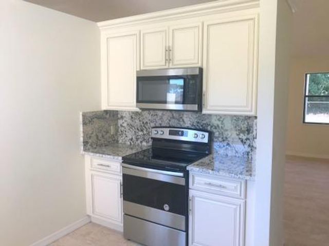 1942 SW Susset Lane, Port St Lucie, FL 34953