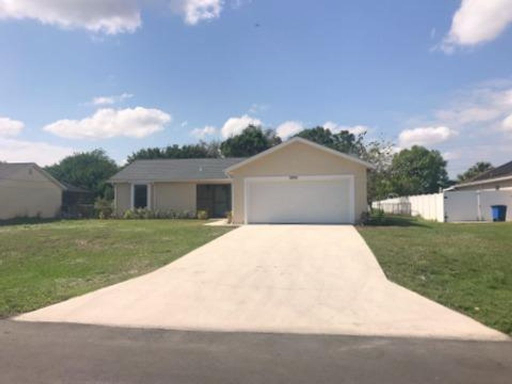 1942 SW Susset Lane, Port St Lucie, FL 34953