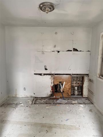 9109 Stahelin Avenue, Detroit, MI 48228