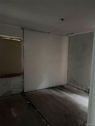 9109 Stahelin Avenue, Detroit, MI 48228