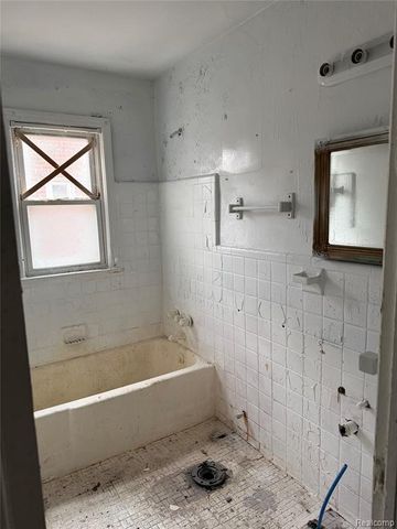 9109 Stahelin Avenue, Detroit, MI 48228