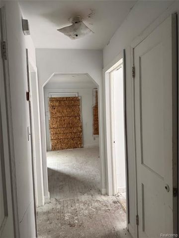 9109 Stahelin Avenue, Detroit, MI 48228