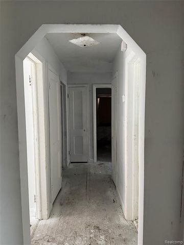 9109 Stahelin Avenue, Detroit, MI 48228