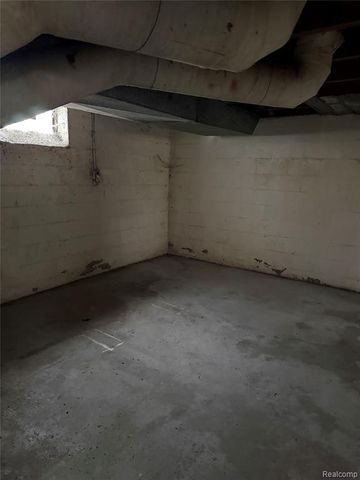 9109 Stahelin Avenue, Detroit, MI 48228