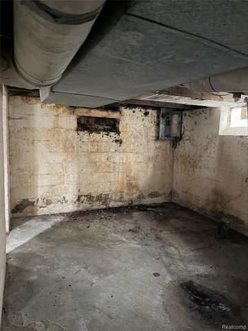 9109 Stahelin Avenue, Detroit, MI 48228