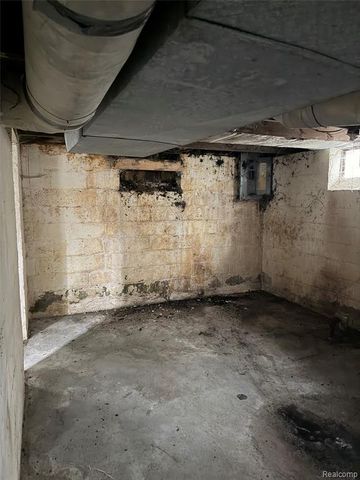 9109 Stahelin Avenue, Detroit, MI 48228