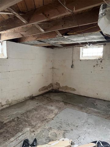 9109 Stahelin Avenue, Detroit, MI 48228