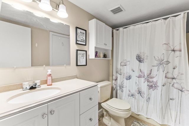 122 Tall Oaks Drive N, Weymouth, MA 02190