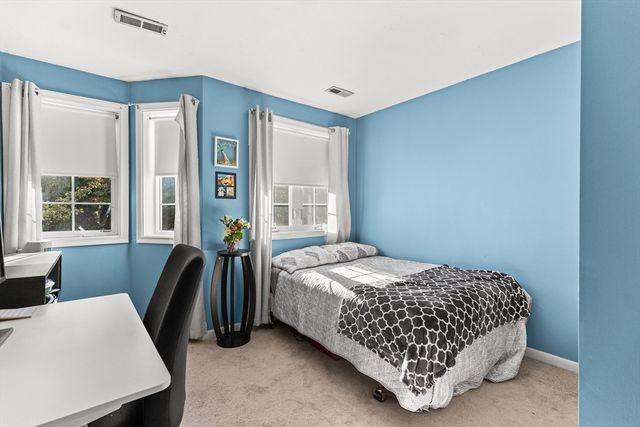 122 Tall Oaks Drive N, Weymouth, MA 02190