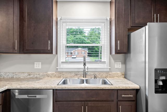 147 Darlene Dr Apt C, Clarksville, TN 37042