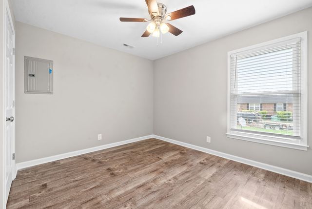 147 Darlene Dr Apt C, Clarksville, TN 37042