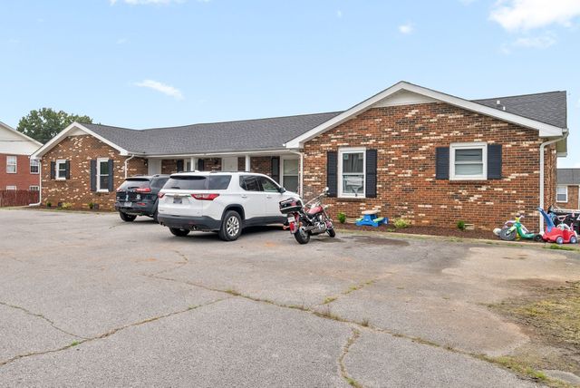 147 Darlene Dr Apt C, Clarksville, TN 37042