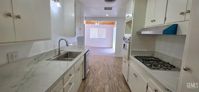 2622 Century Drive, Bakersfield, CA 93306