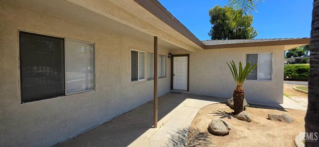 2622 Century Drive, Bakersfield, CA 93306