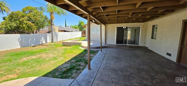 2622 Century Drive, Bakersfield, CA 93306