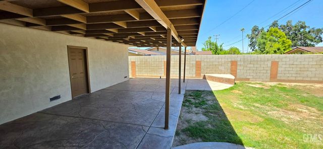 2622 Century Drive, Bakersfield, CA 93306