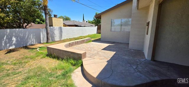 2622 Century Drive, Bakersfield, CA 93306