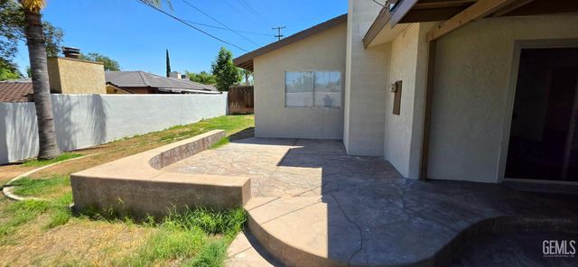 2622 Century Drive, Bakersfield, CA 93306
