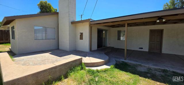 2622 Century Drive, Bakersfield, CA 93306