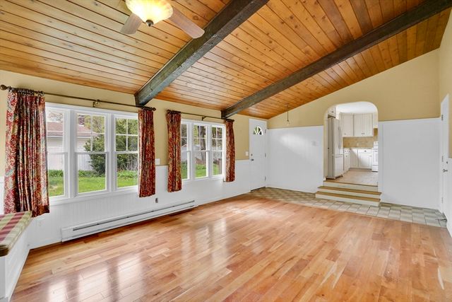 232 Eastwood Dr, Westfield, MA 01085