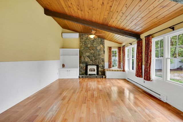 232 Eastwood Dr, Westfield, MA 01085