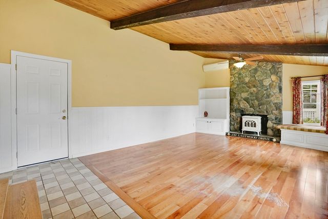 232 Eastwood Dr, Westfield, MA 01085