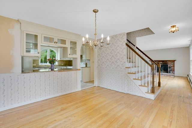 232 Eastwood Dr, Westfield, MA 01085
