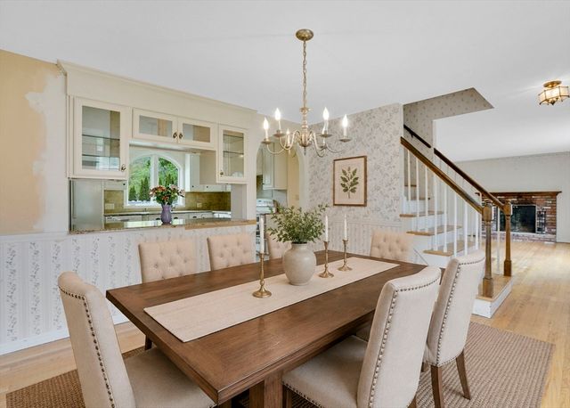 232 Eastwood Dr, Westfield, MA 01085