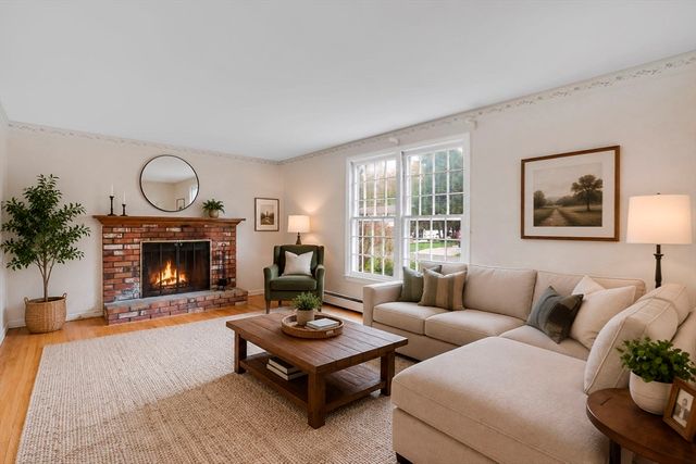 232 Eastwood Dr, Westfield, MA 01085