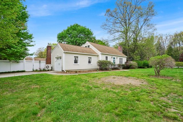 232 Eastwood Dr, Westfield, MA 01085
