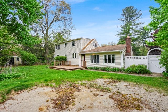232 Eastwood Dr, Westfield, MA 01085